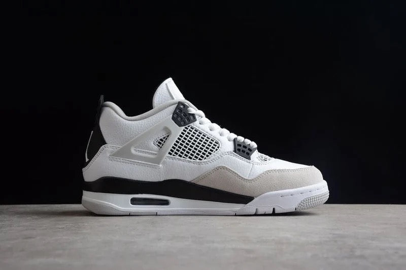"J4" Sneaker
