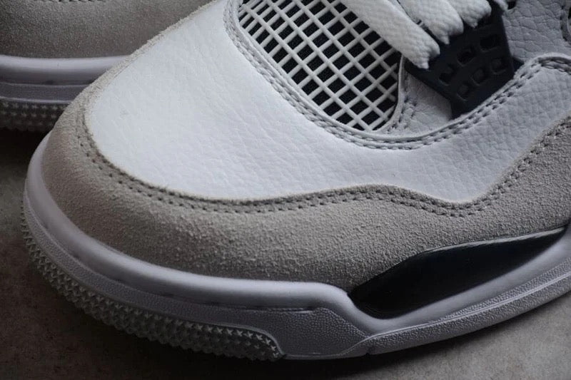 "J4" Sneaker