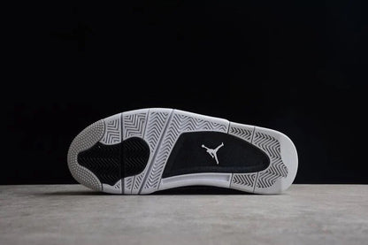 "J4" Sneaker