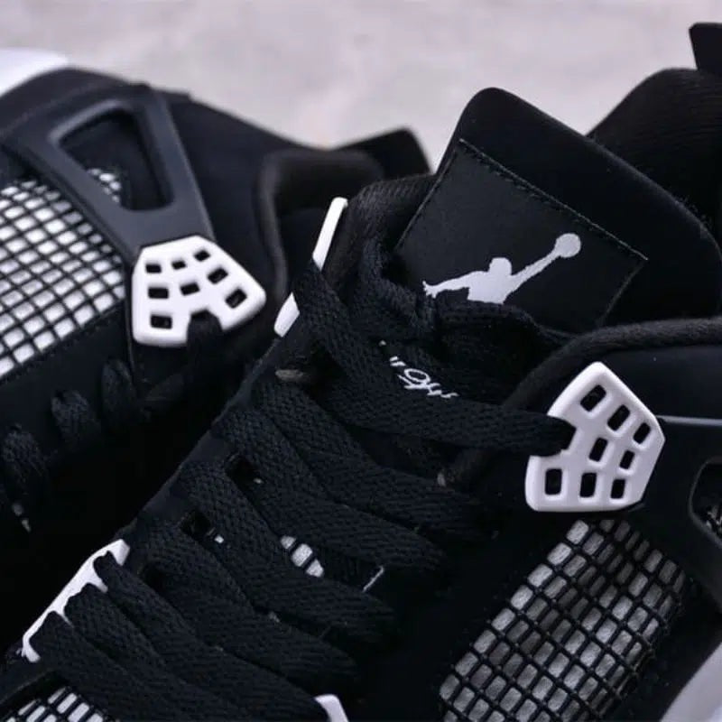 "J4" Sneaker