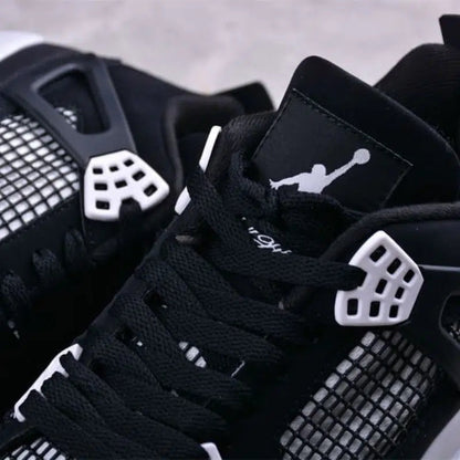 "J4" Sneaker