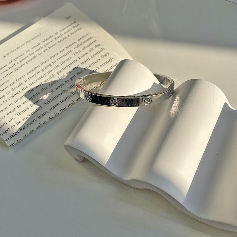 Klassisches Armband