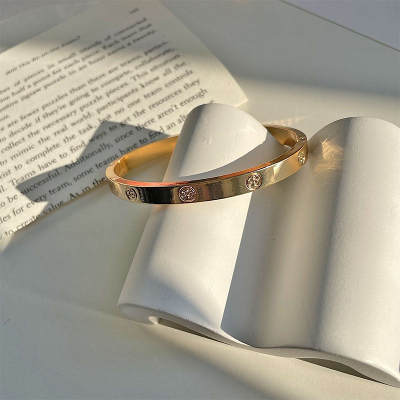 Klassisches Armband